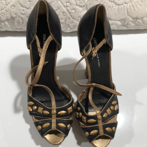 DKNY Vintage black and gold leather wedge heels 7 - Picture 1 of 4